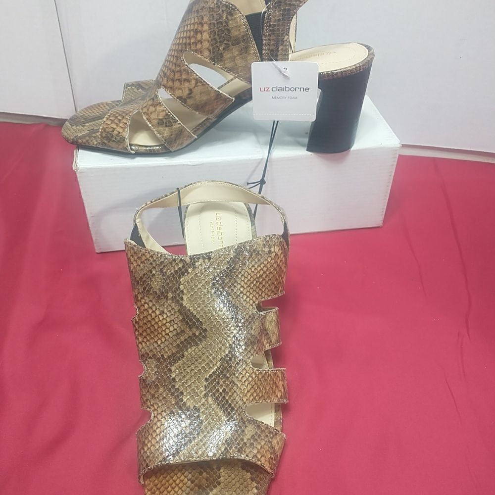 Liz cClaiborne Woman's SZ 11M Gilleoy Faux Snake Skin Sandals .